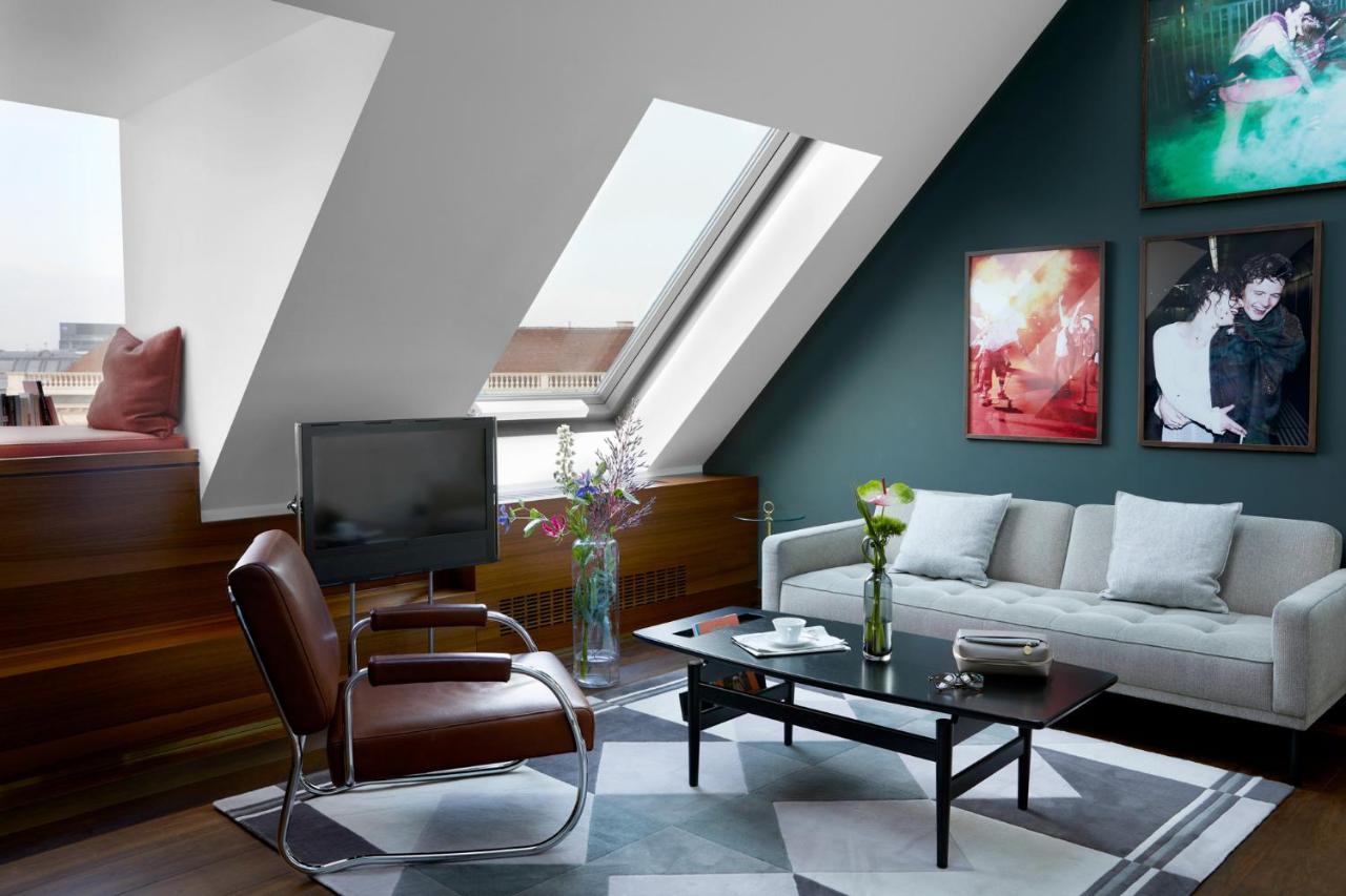 The Guesthouse Вена Экстерьер фото A room with a skylight