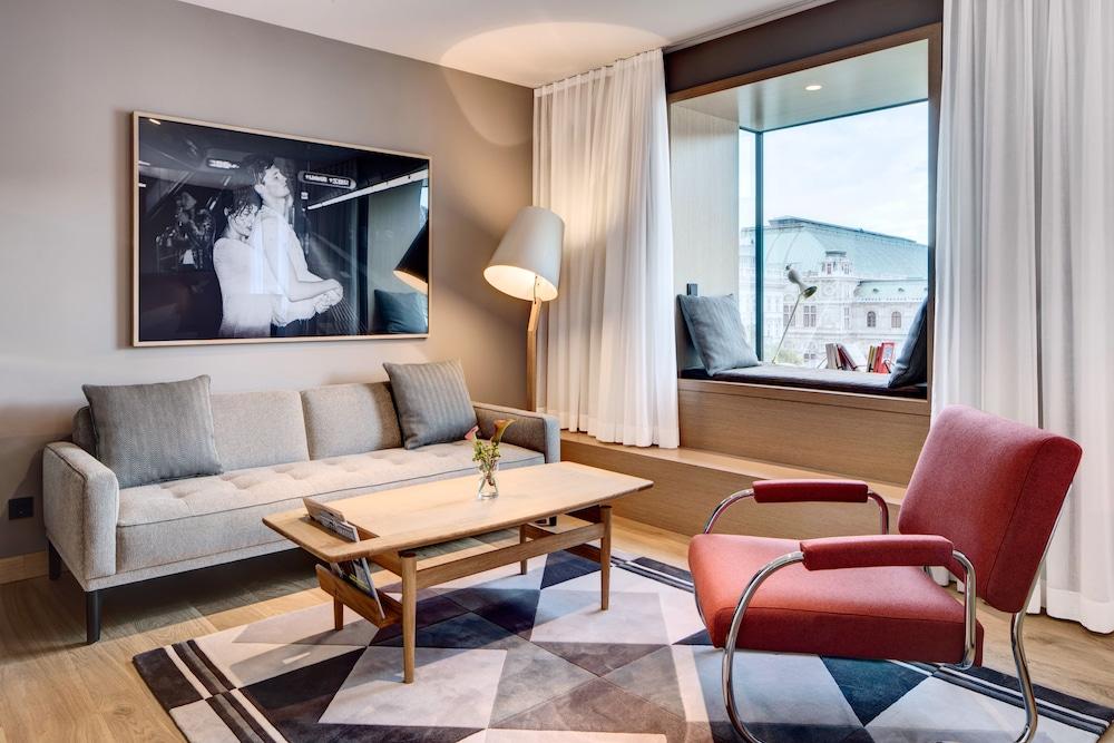 The Guesthouse Вена Экстерьер фото Suite