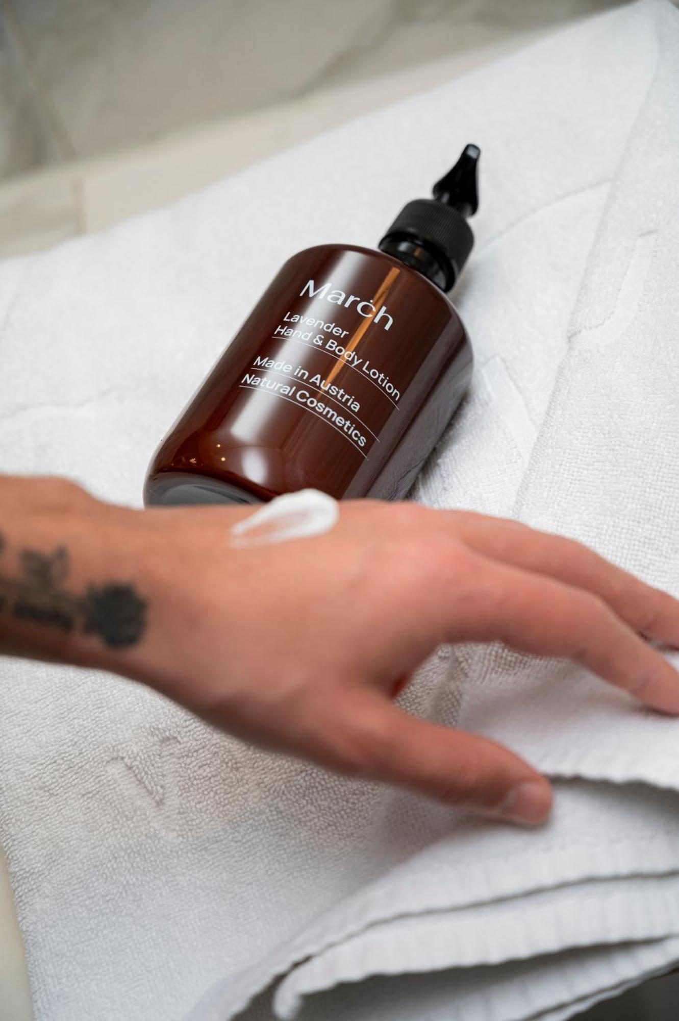 The Guesthouse Вена Экстерьер фото March Body Lotion